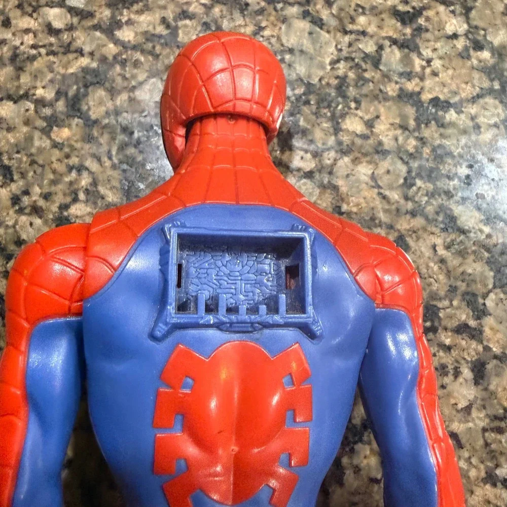 Hasbro Marvel Spider-Man Action Figure 12 Inch Titan Hero Series E0649‎ 2017 Red